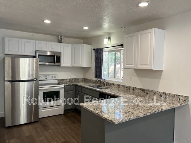 Building Photo - 540 9th St