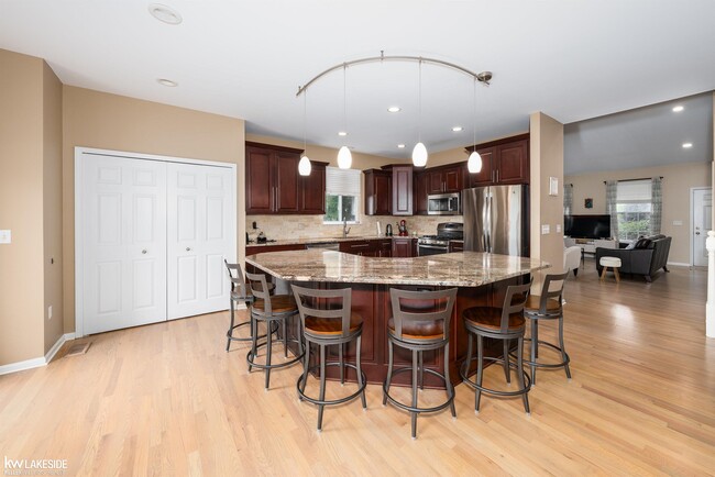 Foto del edificio - 859 Eastlake Ct