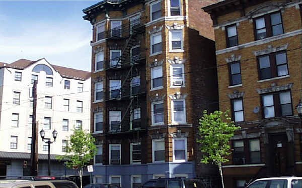 Foto principal - 6000-6006 Monroe Pl
