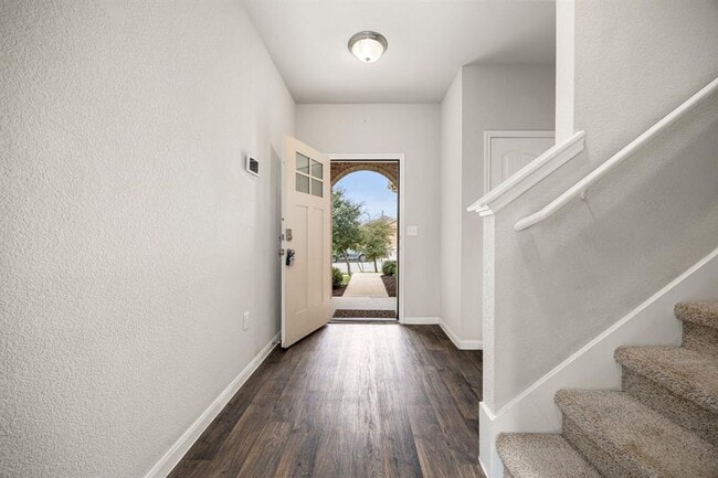 Building Photo - 13925 Heywood Dr