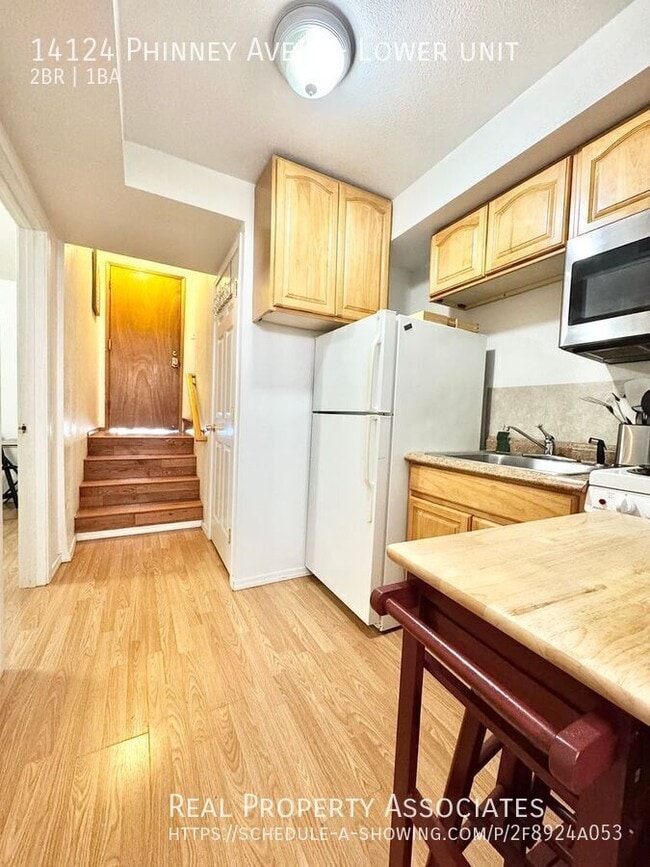 Building Photo - 14124 Phinney Ave N