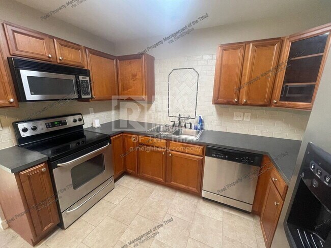 Foto del edificio - 863 Valleystream Rd