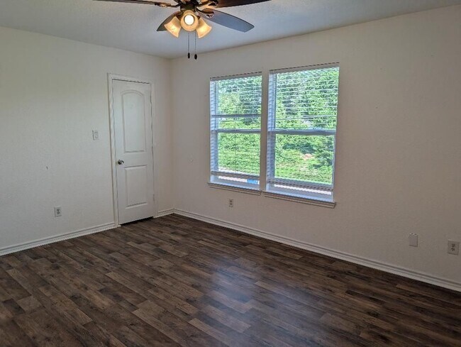 Foto del edificio - 16729 Meadowcroft St