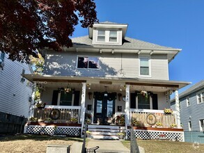 Building Photo - 346 Fairview Ave