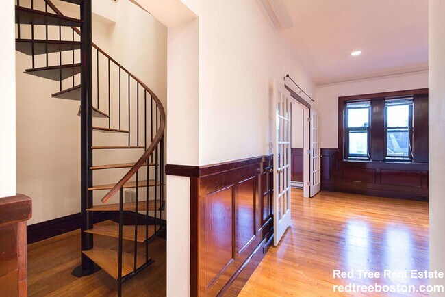 Building Photo - 254 Newbury St