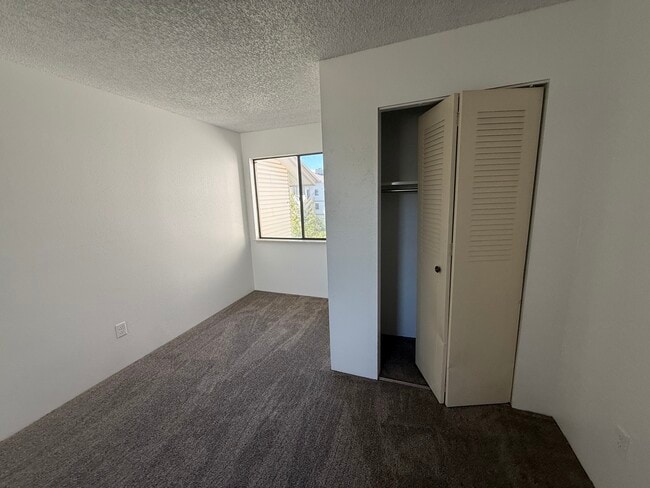 Building Photo - 1705 Heatheridge Rd