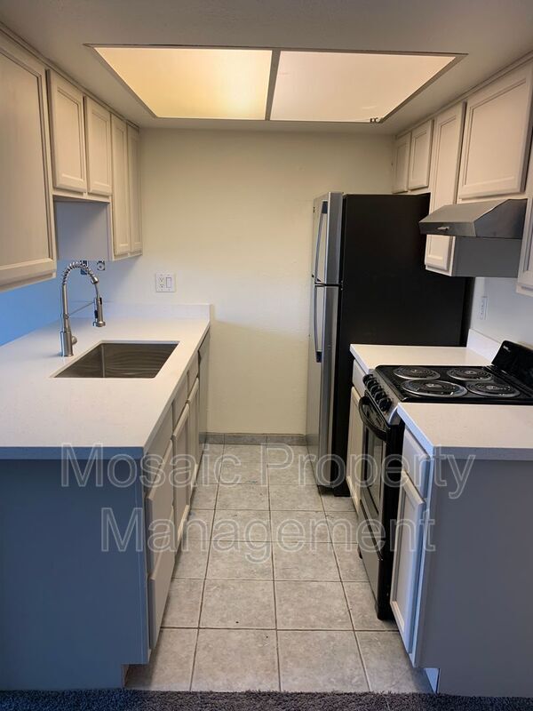 Foto del edificio - 461 W Holmes Ave