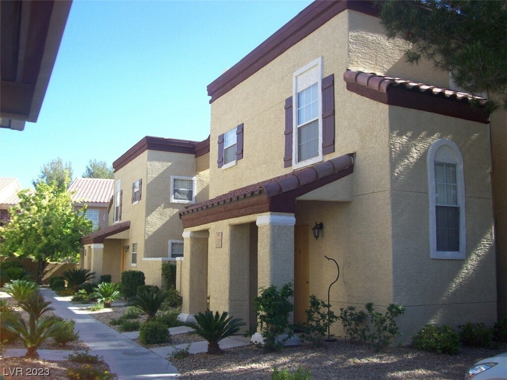 Primary Photo - 2801 N Rainbow Blvd