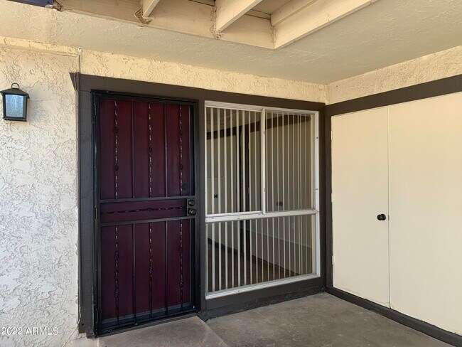 Foto del edificio - 720 S Dobson Rd