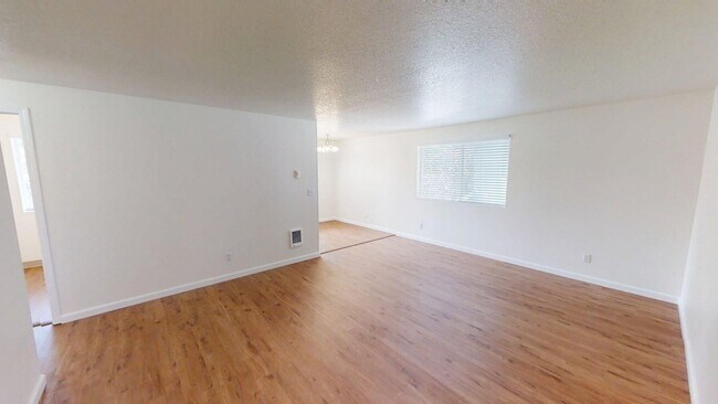 Foto del edificio - 618 NE 93rd Ave