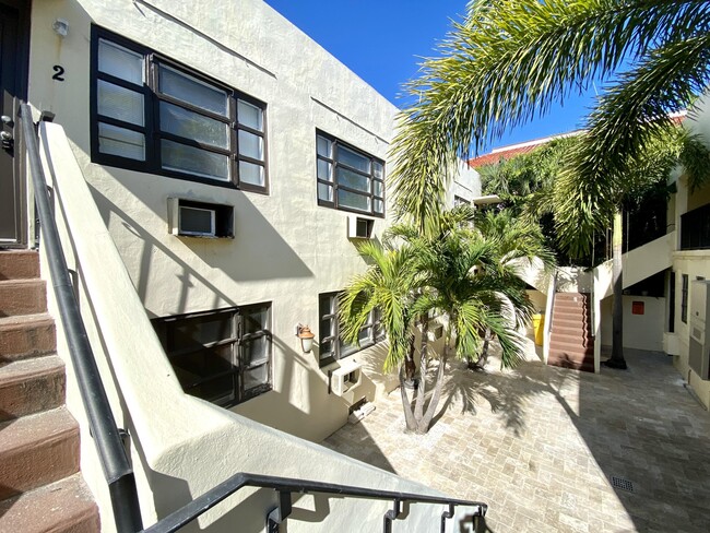Building Photo - 233 Royal Poinciana Way