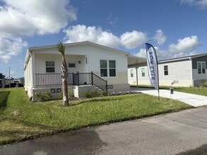 Building Photo - 34858 Minnow Ln