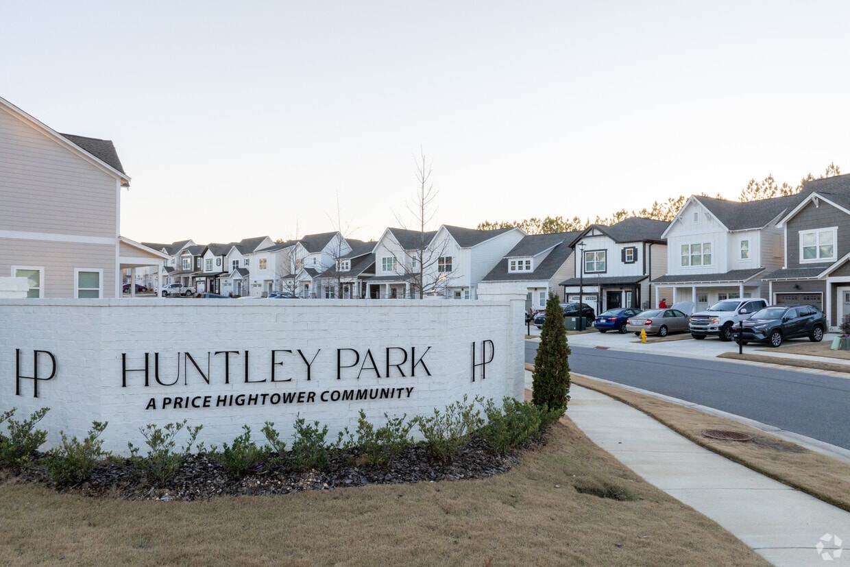Building Photo - Huntley Park Townhomes