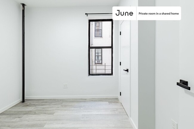 Building Photo - Room in Shared 4 bed/1 bath home