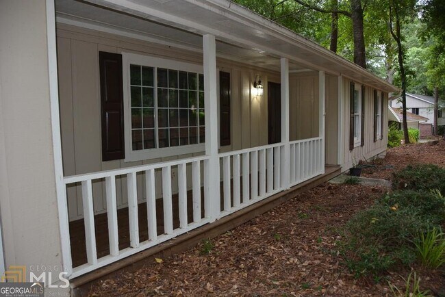 Building Photo - 109 Scatterfoot Dr