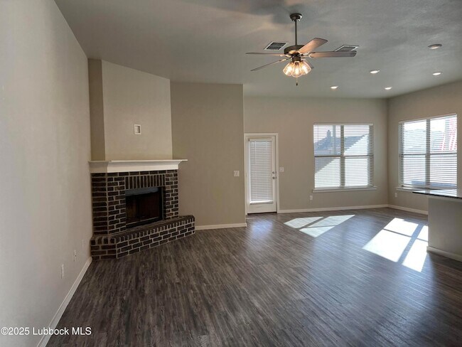 Foto del edificio - 2137 Kirksey Ave