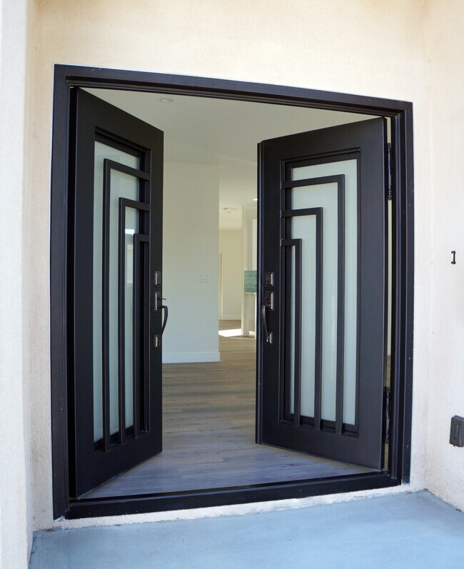 6956 Calhoun Ave, Van Nuys, CA 91405 House Rental in Van Nuys, CA