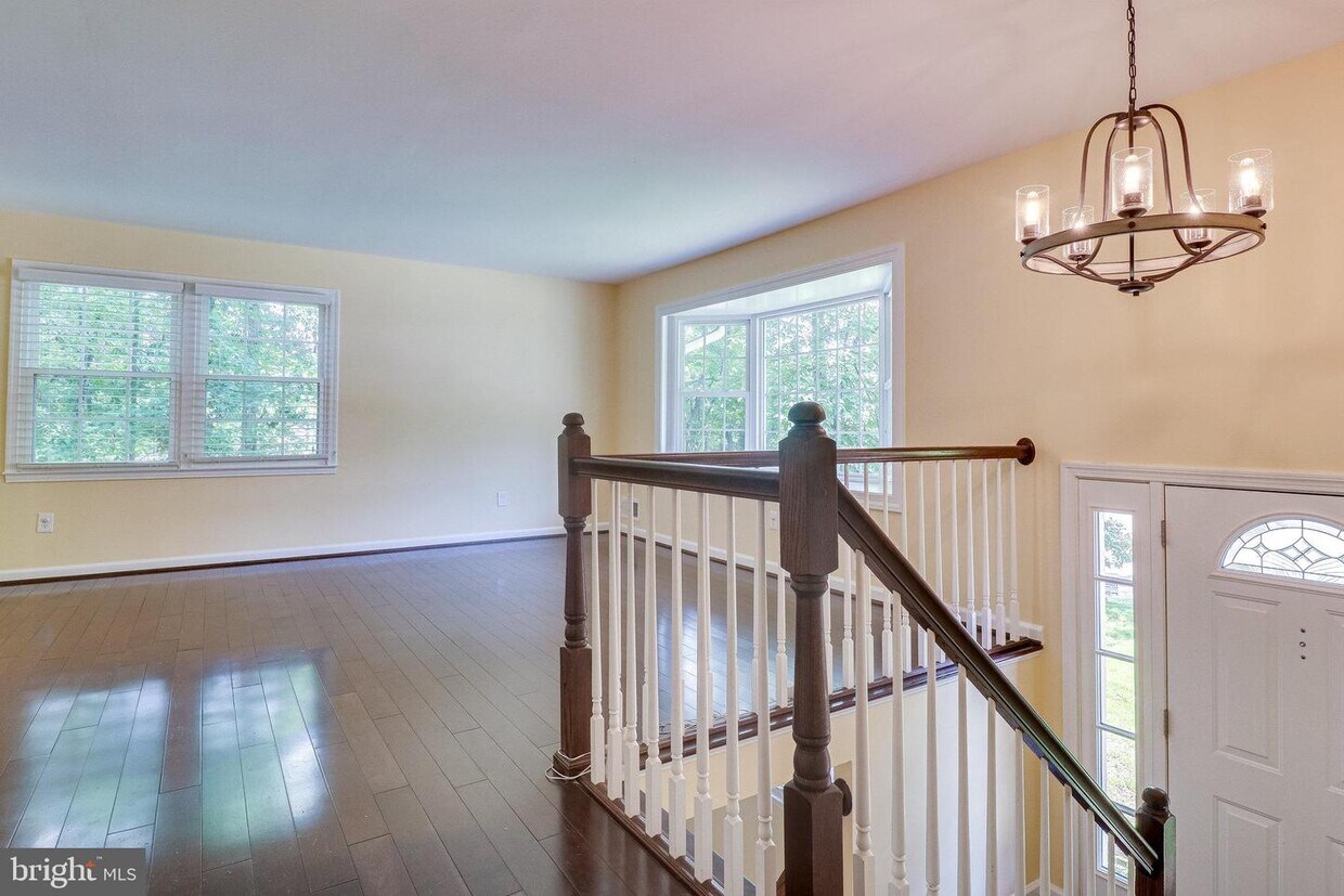 Primary Photo - 7208 Briarcliff Dr