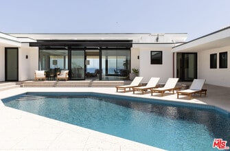 Building Photo - 31388 Broad Beach Rd