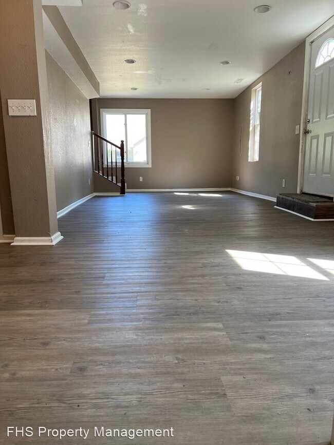 Building Photo - 5 br, 4 bath House - 900 E Dale