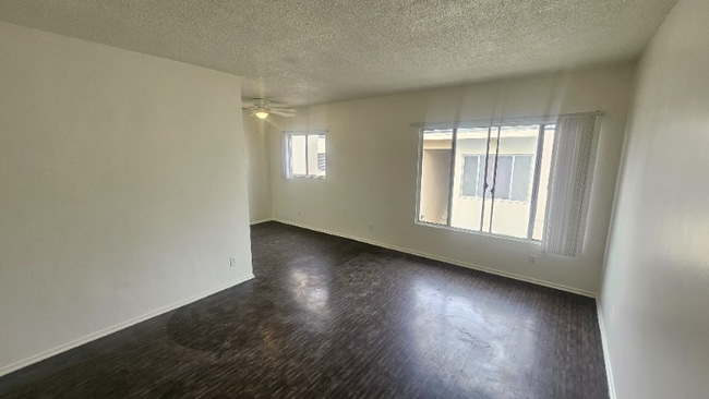 Building Photo - 866 W 126th St