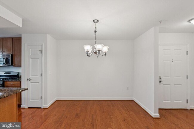 Foto del edificio - 4149 S Four Mile Run Dr