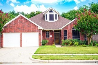 Building Photo - 6018 Blue Oak Dr