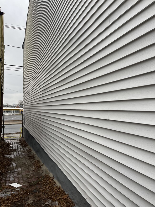 Building Photo - 517 Rev S Howard Woodson Jr Way