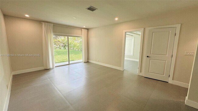 Building Photo - 11775 SW 81st Rd
