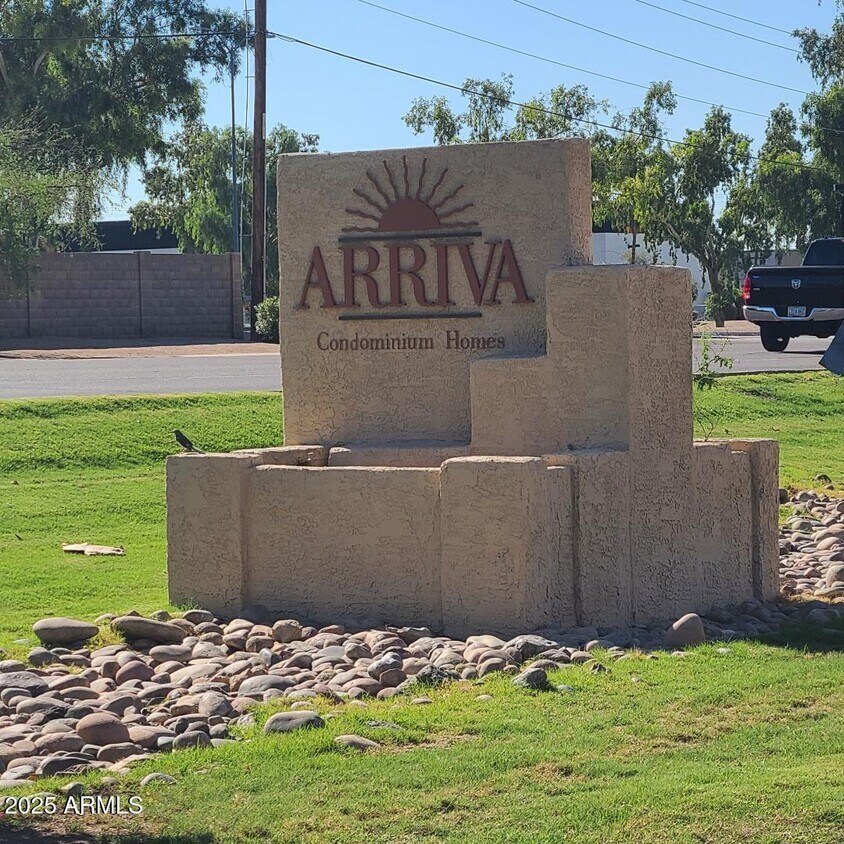 Foto principal - 1340 N Recker Rd