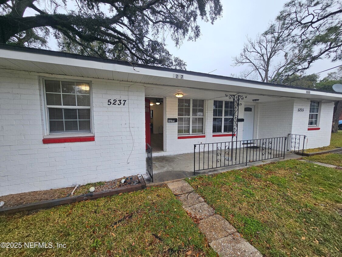 Foto principal - 5237 San Juan Ave