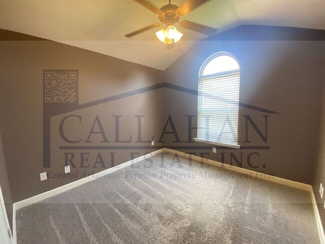 Building Photo - Base Meadows 4 bedroom