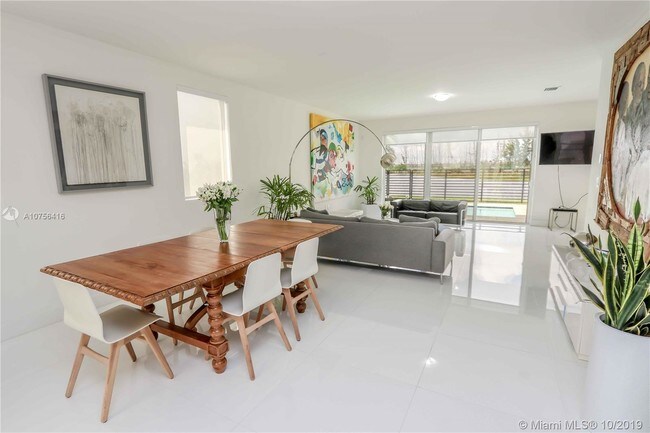 Foto del edificio - 9795 NW 75th Terrace
