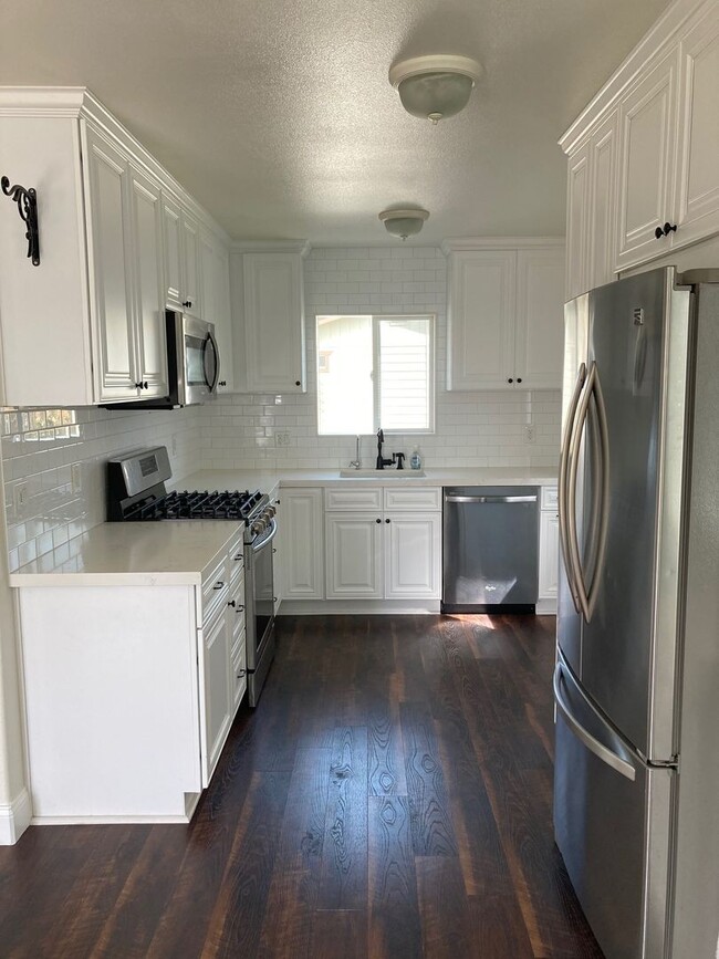 Building Photo - Historic - Remodeled 2 bed 1 bath for rent