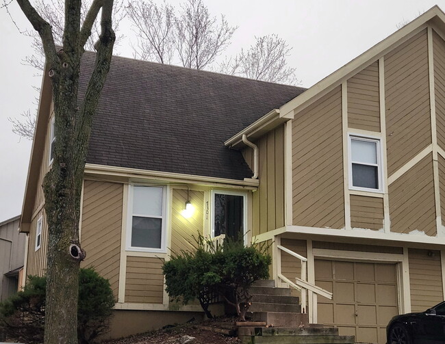 Building Photo - 7301 W 55th Pl