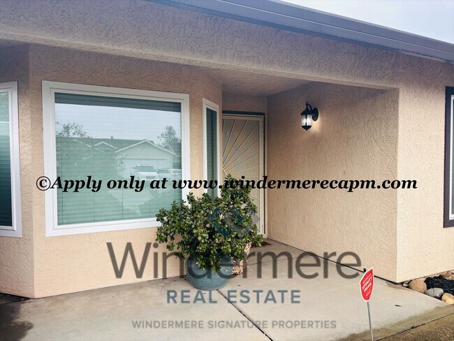 Foto del edificio - Available now! Charming 3-bed, 2-bath Gem in East Del Paso Heights- Your Perfect Home Awaits!