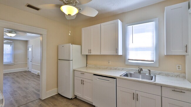 Cocina - 201 N Wild Olive Ave