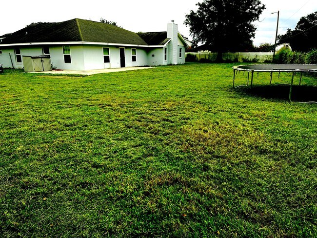 Foto del edificio - 257 White Cliff Blvd