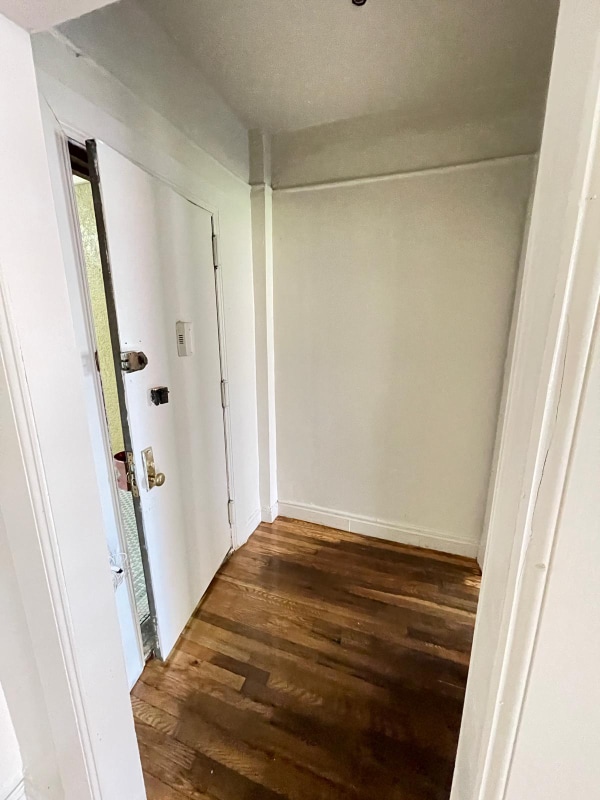 Building Photo - 4120 Carpenter Ave