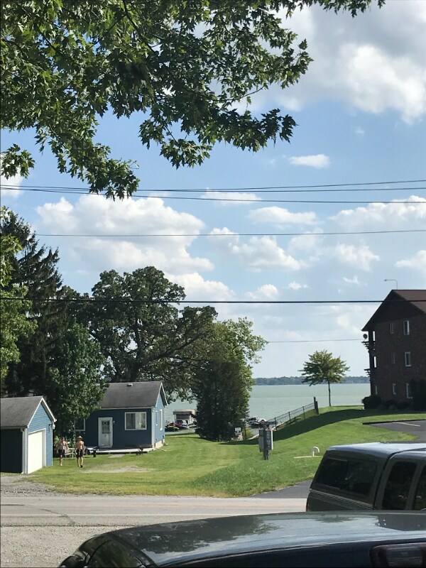 Primary Photo - 8036 Lake Shore Dr