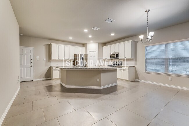 Foto del edificio - 2109 Lorrie Ln