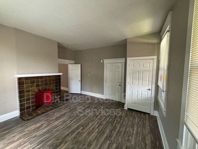 Building Photo - 545 Rockdale Ave