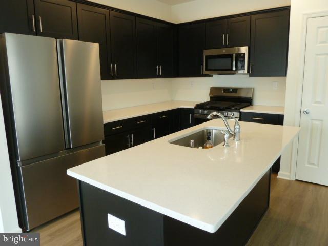 Foto del edificio - 860 Champions Dr