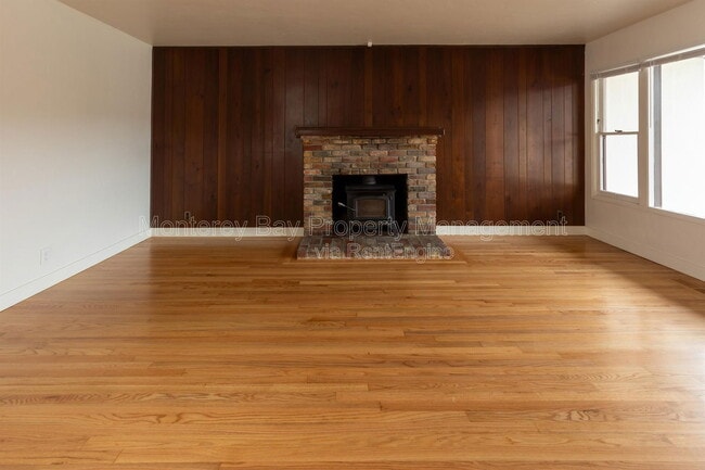 Building Photo - 581 Figueroa St