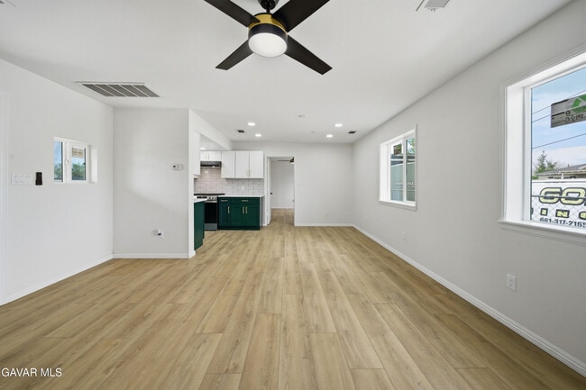 Building Photo - 2059 Shasta St