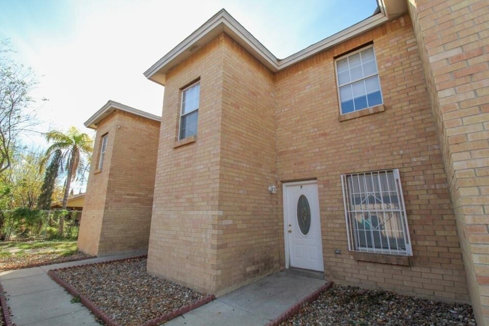 Primary Photo - 311 Soria Dr