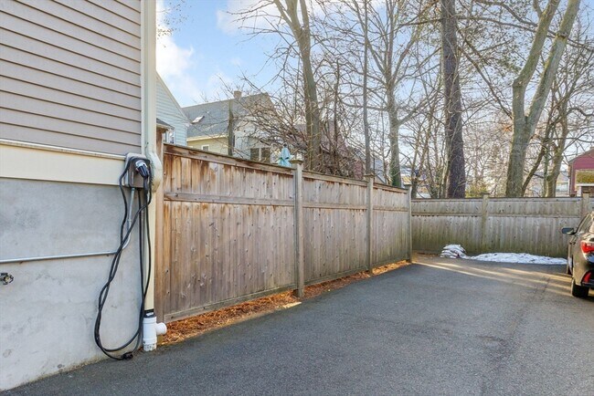 Foto del edificio - 368 Concord Ave