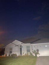 Building Photo - 901 Raindrop Ln