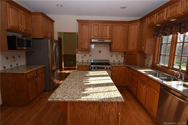 Foto del edificio - 126 Rowley Dr