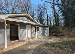 Building Photo - 3604 Morris Field Dr